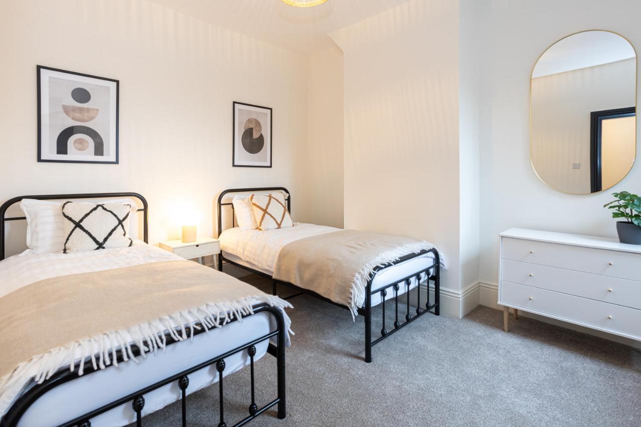 Stunning Scandi 3 Bed House In Manchester-Parking Villa Exterior photo